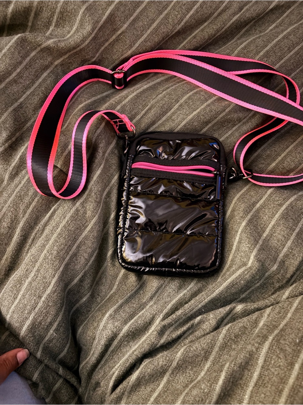 HAUTE SHORE Black Puffer Crossbody with Hot Pink Trim